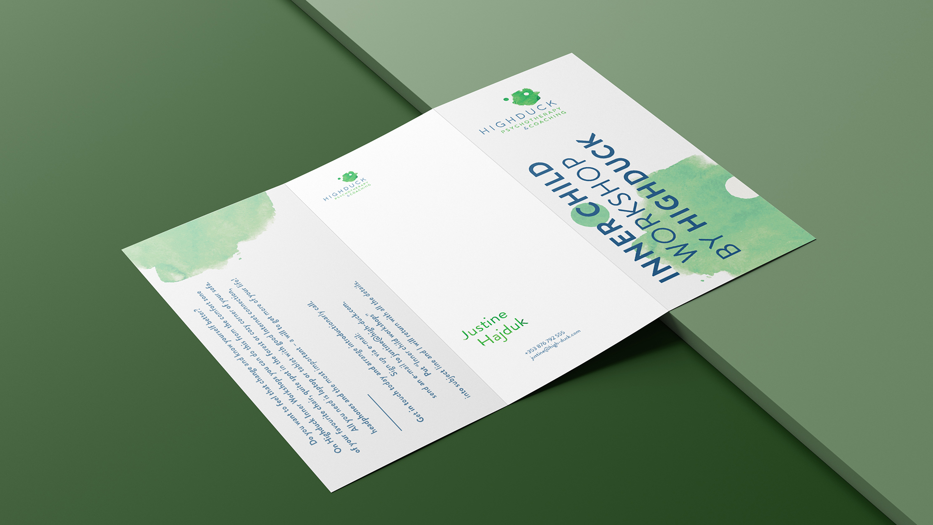 Highduck identyfikacja wizualna - list, ulotka DL składana na trzy w kolorze bieli z zielonymi akcentami; całość na zielonym ciemnym tle