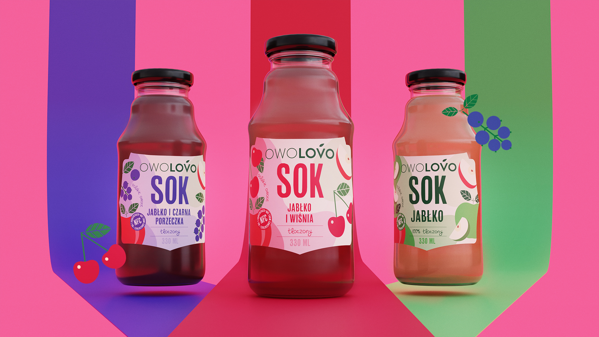 Owolovo - trzy butelki soków NFC - jabłko, czarna porzeczka i wiśnia - prezentacja etykiety i designu rysowanych owocków; butelki na tle z kolorowymi pionowymi szerokimi pasami